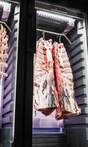 illside_restaurant_evening_32