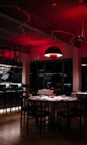 illside_restaurant_evening_36