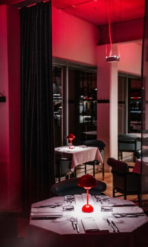 illside_restaurant_evening_61